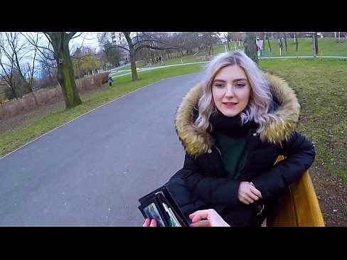 ❤️ Gleypir heitt ásamt ókunnugra fyrir peninga - blástur í garðinum eftir Evu Elfie ️❌ Klámmyndband á is.kanalmoscow.ru ️❤